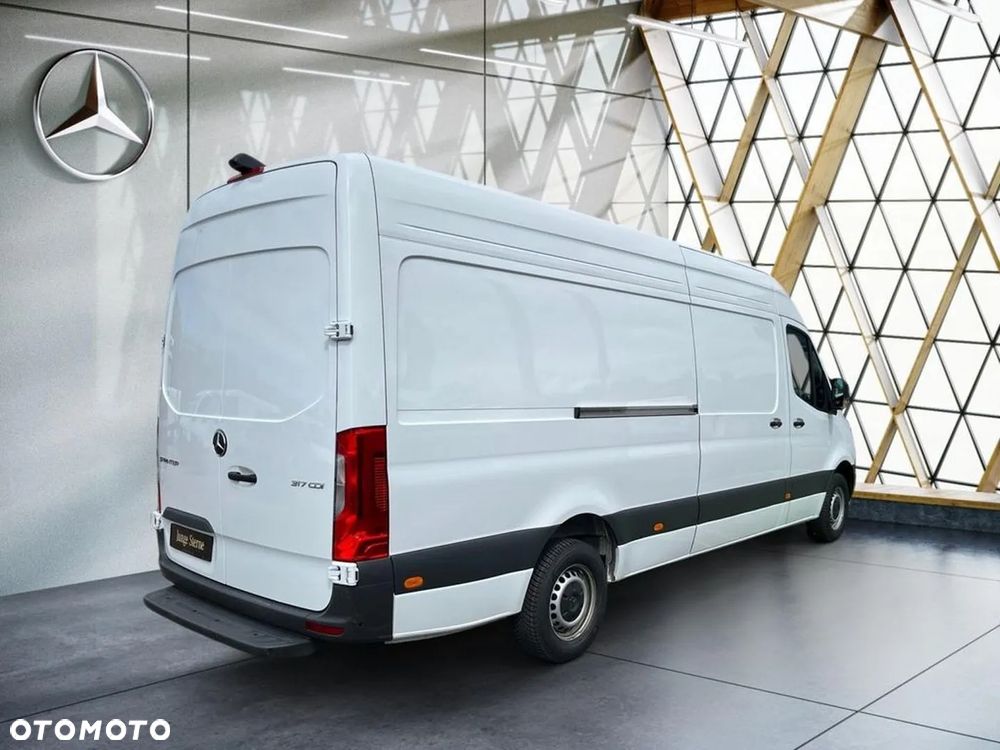 Mercedes-Benz Sprinter - 3