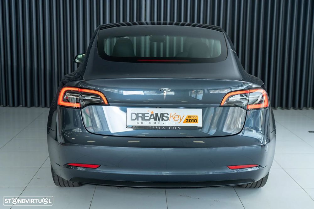 Tesla Model 3 Long Range Tração Traseira - 3