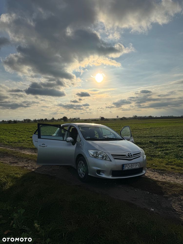 Toyota Auris - 13