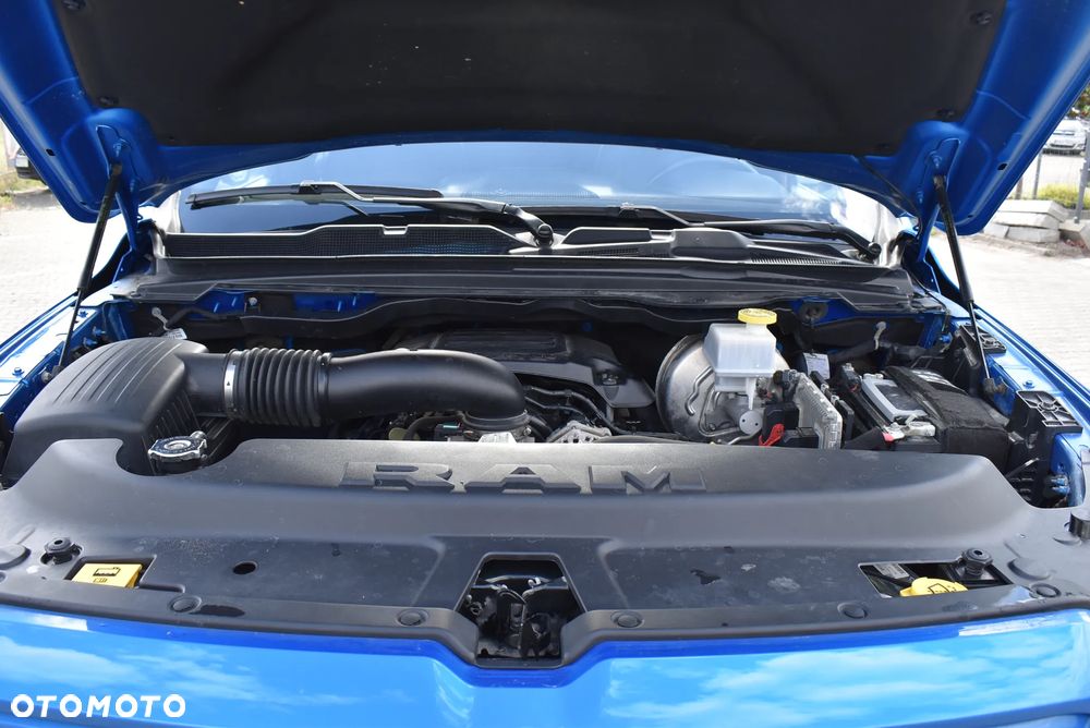 RAM 1500 Crew Cab Sport - 11