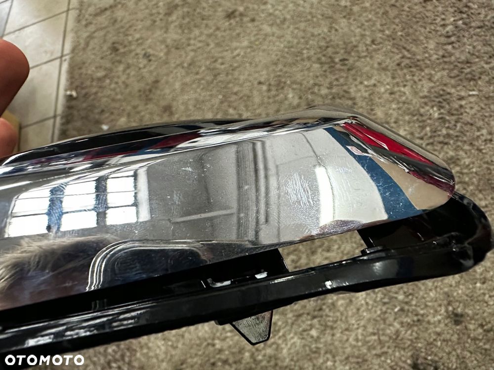 kratka zderzaka halogenu prawa toyota yaris iii 81481-0d360 - 8