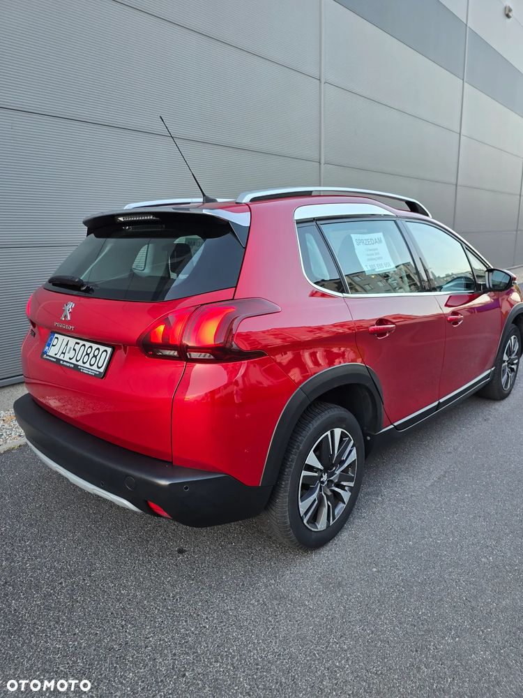 Peugeot 2008 1.2 Pure Tech GPF Signature S&S - 5