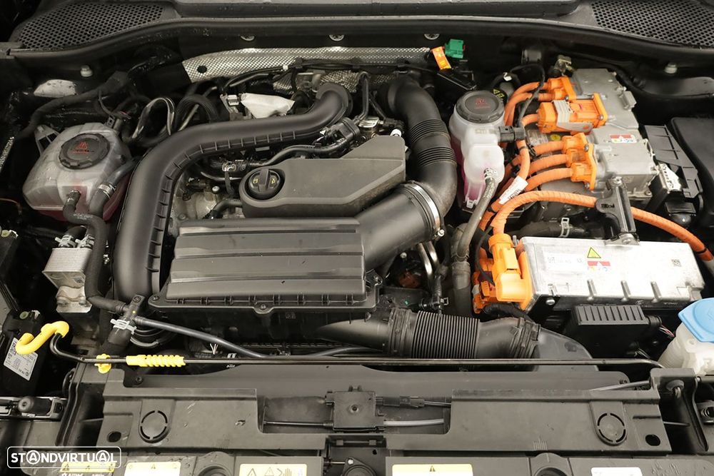 Cupra Formentor 1.5 e-Hybrid DSG - 24