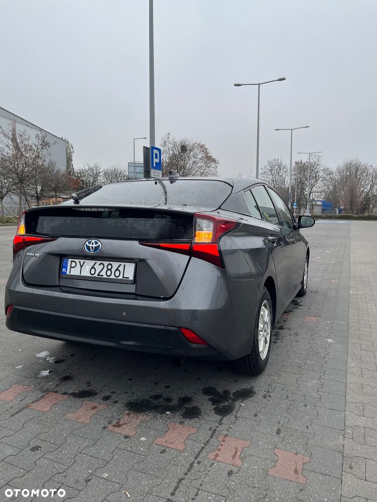 Toyota Prius Hybrid - 16