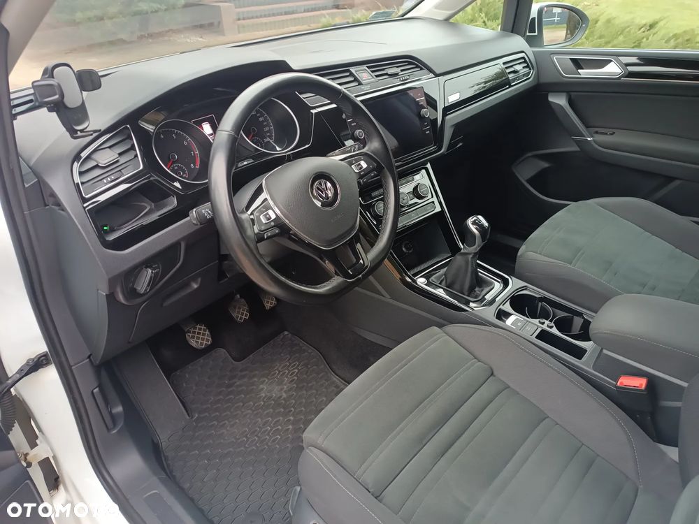 Volkswagen Touran 1.5 TSI EVO Highline - 6