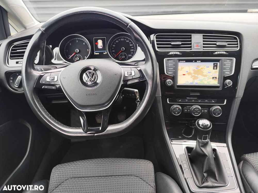 Volkswagen Golf 1.6 TDI BlueMotion Technology Lounge - 10