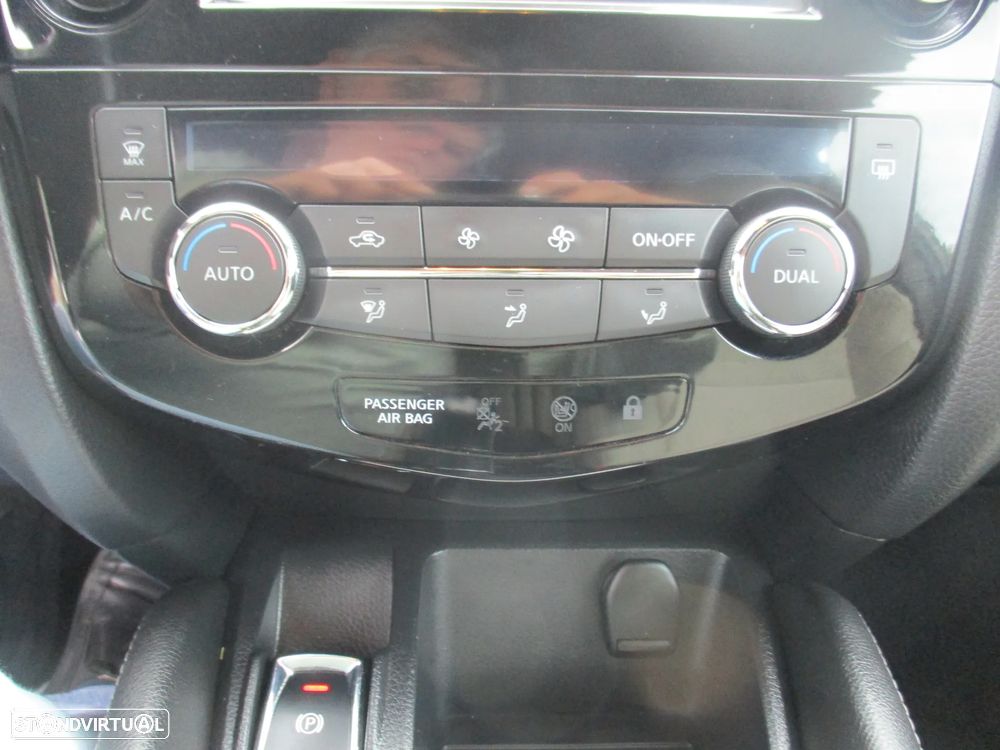 Nissan Qashqai 1.6 dCi Tekna Premium S Alcantara - 19