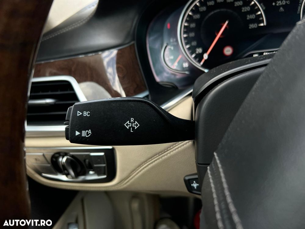 BMW Seria 7 730d xDrive - 27