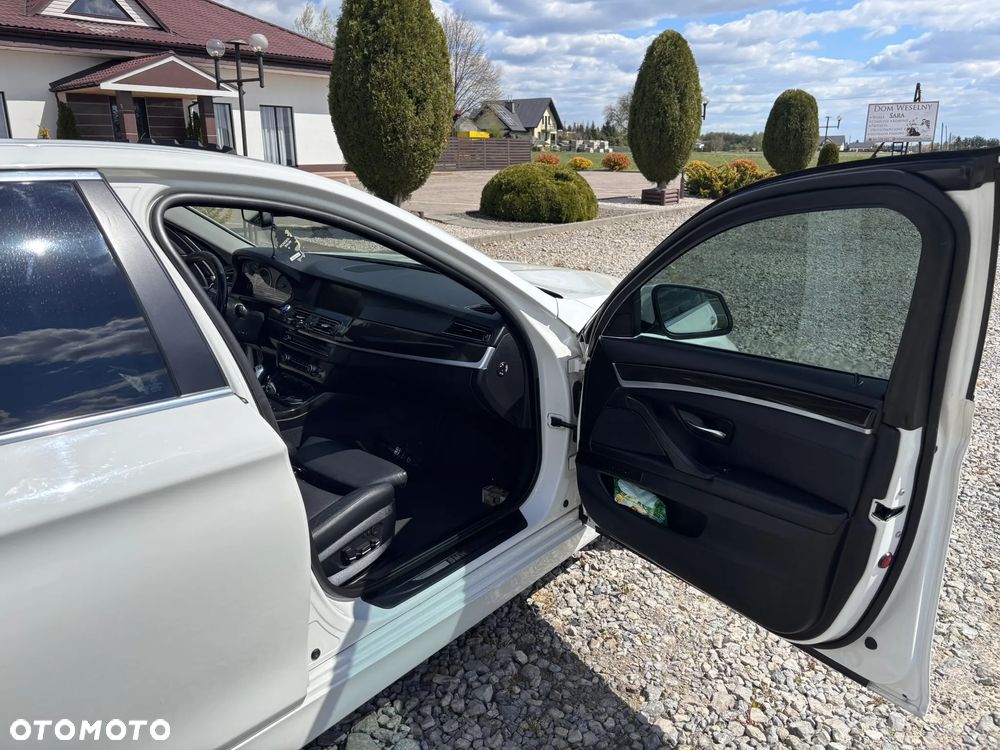 BMW Seria 5 525d Luxury Line - 20