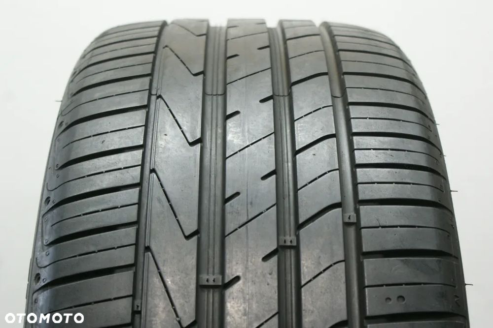 255/45R19 Hankook Ventus S1 evo2 SUV  6,9mm .