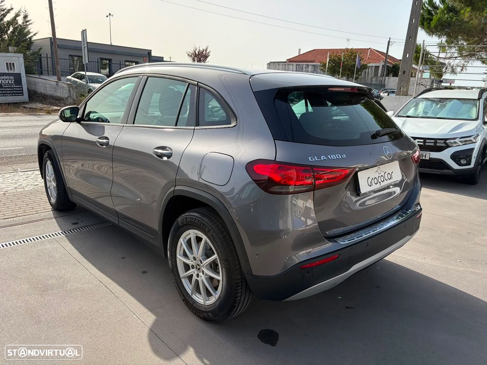 Mercedes-Benz GLA 180 d - 3