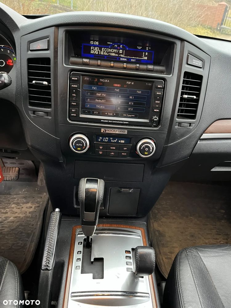 Mitsubishi Pajero 3.2 DI-D Automatik Intense - 10