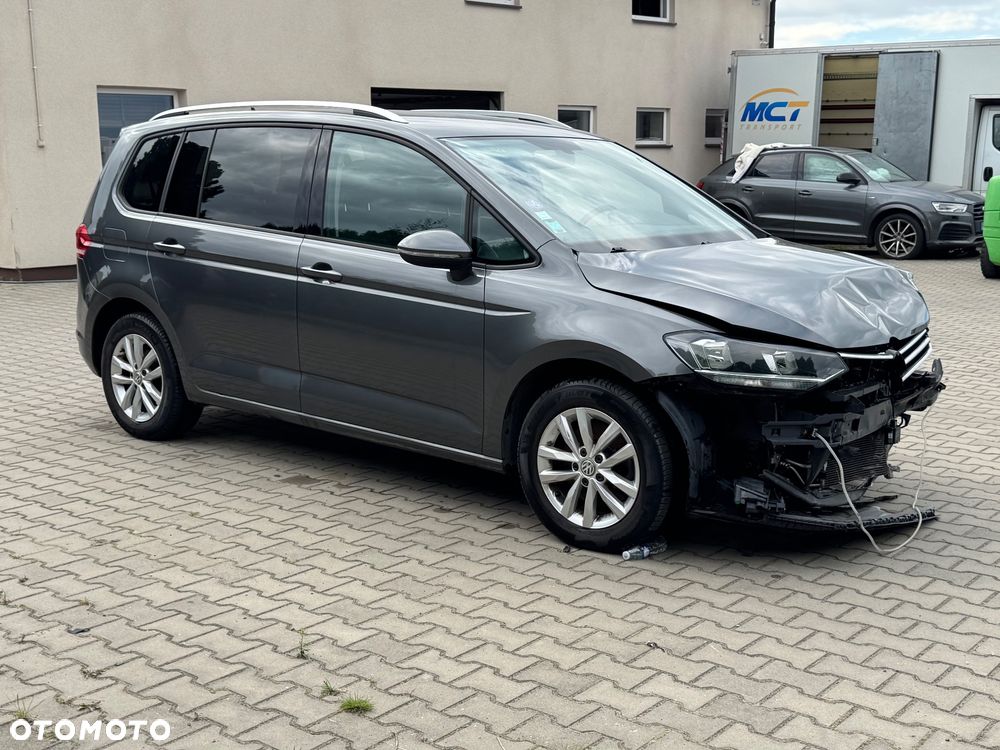 Volkswagen Touran - 12