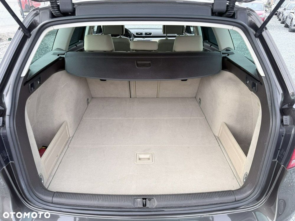 Volkswagen Passat - 31