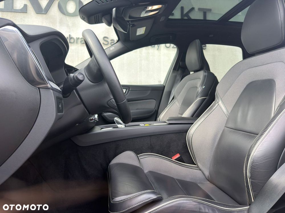 Volvo XC 60 - 25
