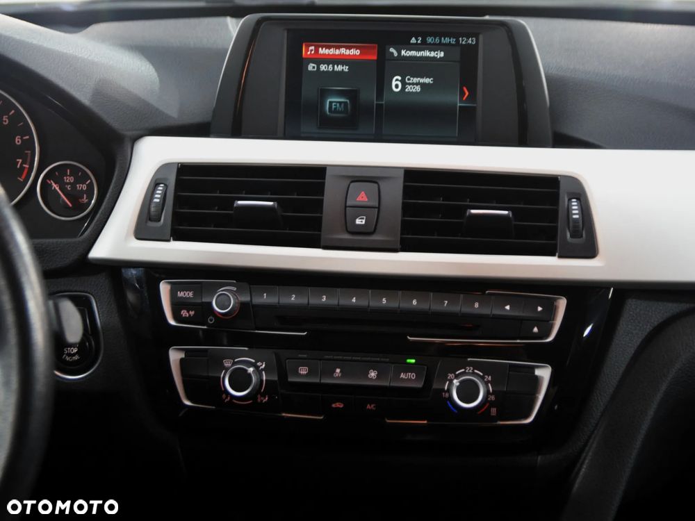 BMW Seria 3 318i - 22