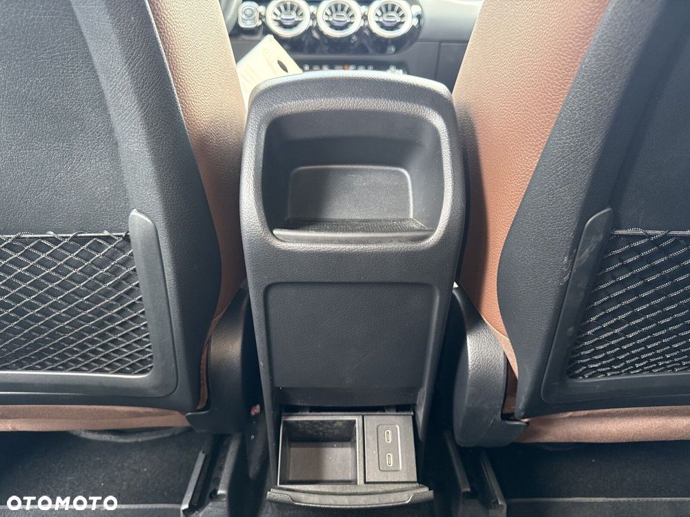 Mercedes-Benz GLA - 26