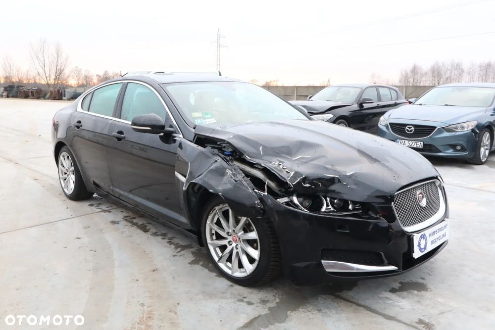 Jaguar XF 2.2 D Luxury - 3