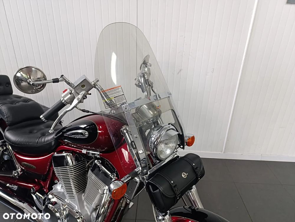 Suzuki Intruder - 16