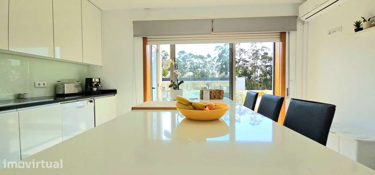 Apartamento T3 de Excelência, 149 m² de Área Útil, Garagem para 2 Carr - Grande imagem: 3/35