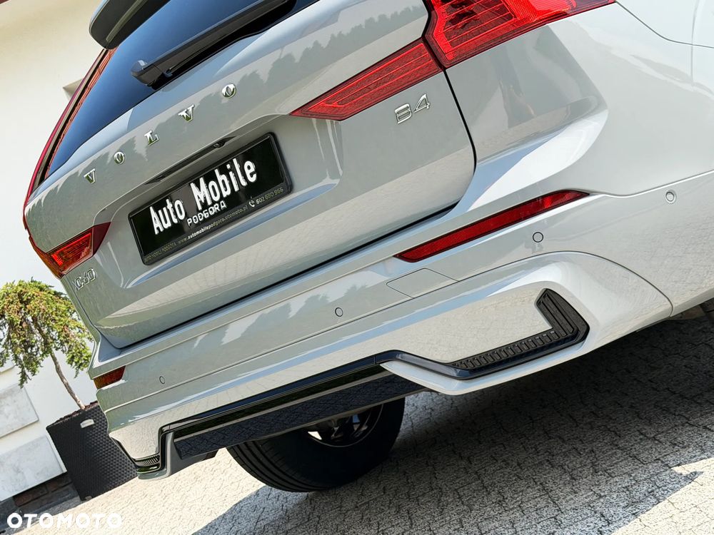 Volvo XC 60 B4 D Plus Dark - 16