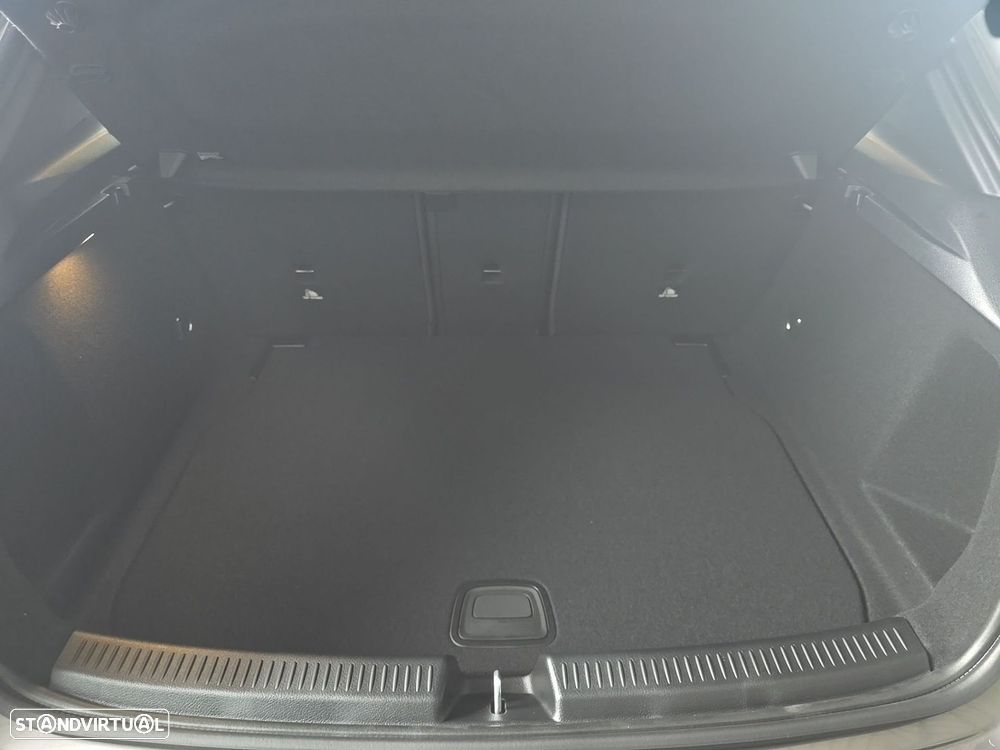 Mercedes-Benz A 180 d — fotografia 17