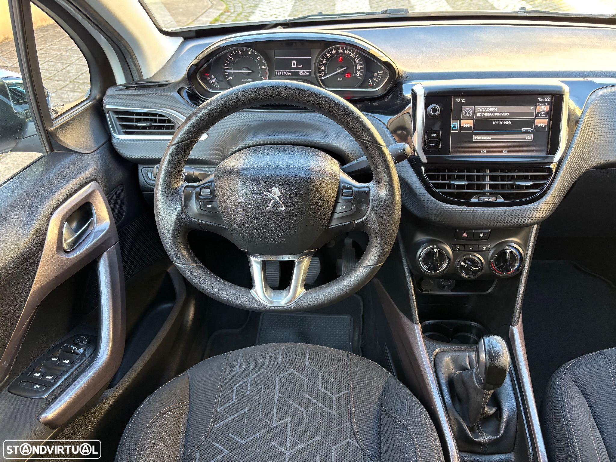 Peugeot 2008 1.2 PureTech Style - 17