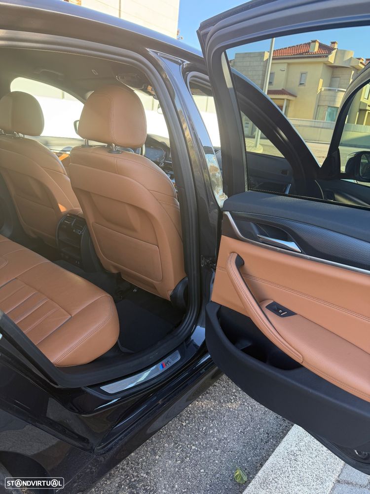 BMW 530 e Pack Desportivo M - 8