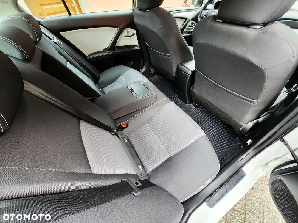 Toyota Avensis - 6