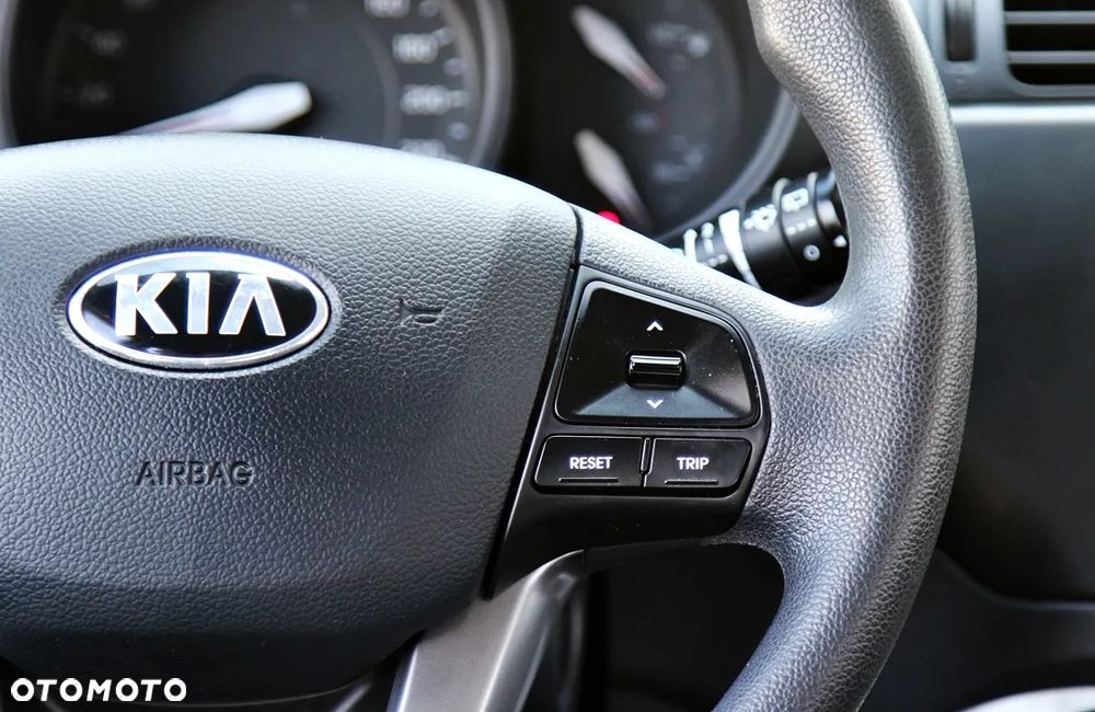 Kia Rio 1.2 L - 18