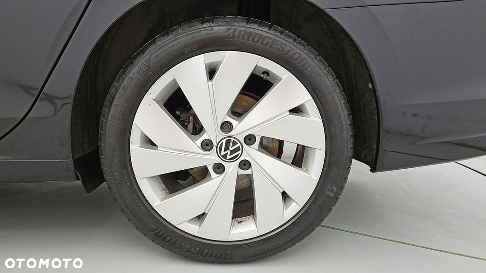 Volkswagen Golf - 25