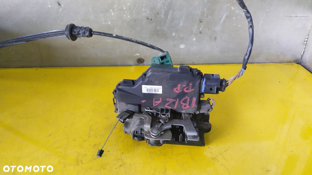 SEAT IBIZA OE D3B2837016R zamek drzwi prawy przód - 1