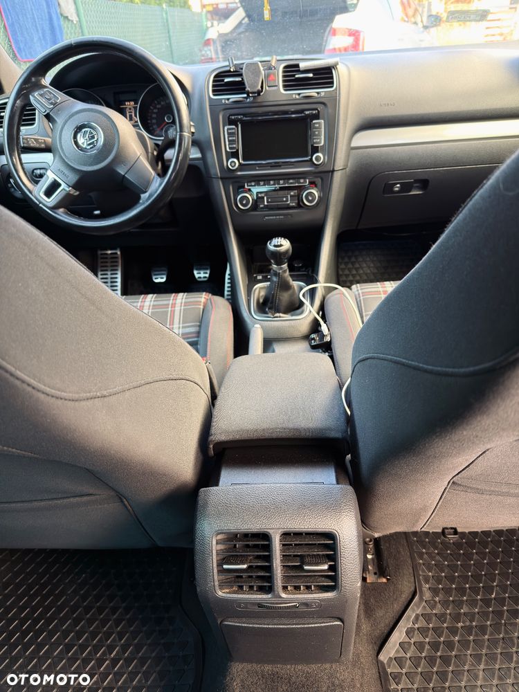 Volkswagen Golf 2.0 TDI Highline - 17