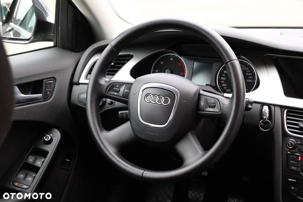 Audi A4 Limousine 2.0 TDI DPF Ambition - 31