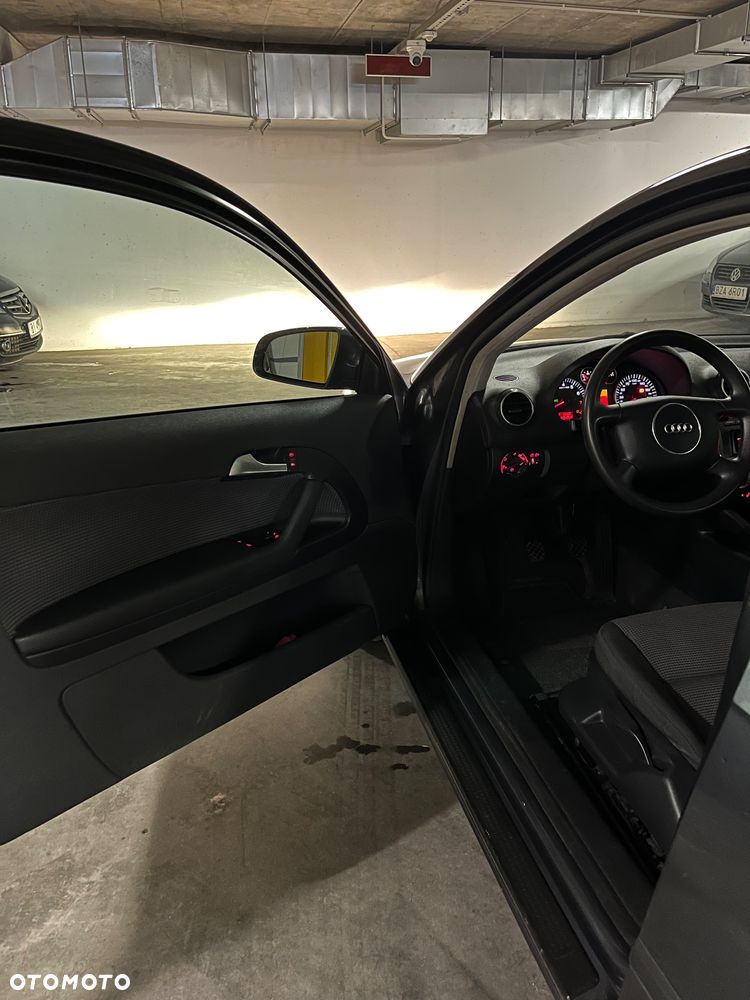 Audi A3 3-drzwiowe 1.6 Ambiente - 7