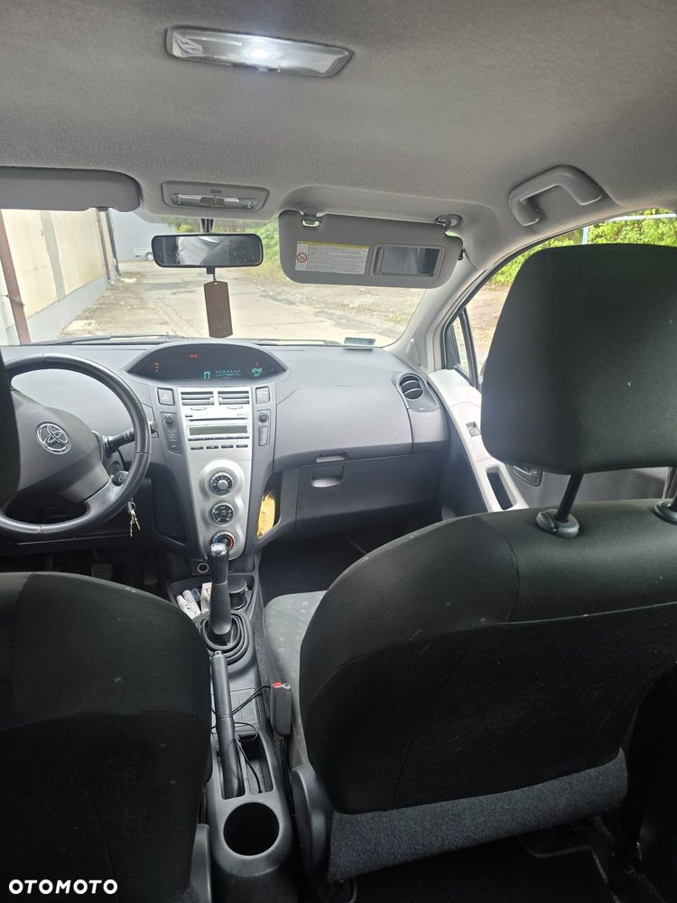 Toyota Yaris - 7