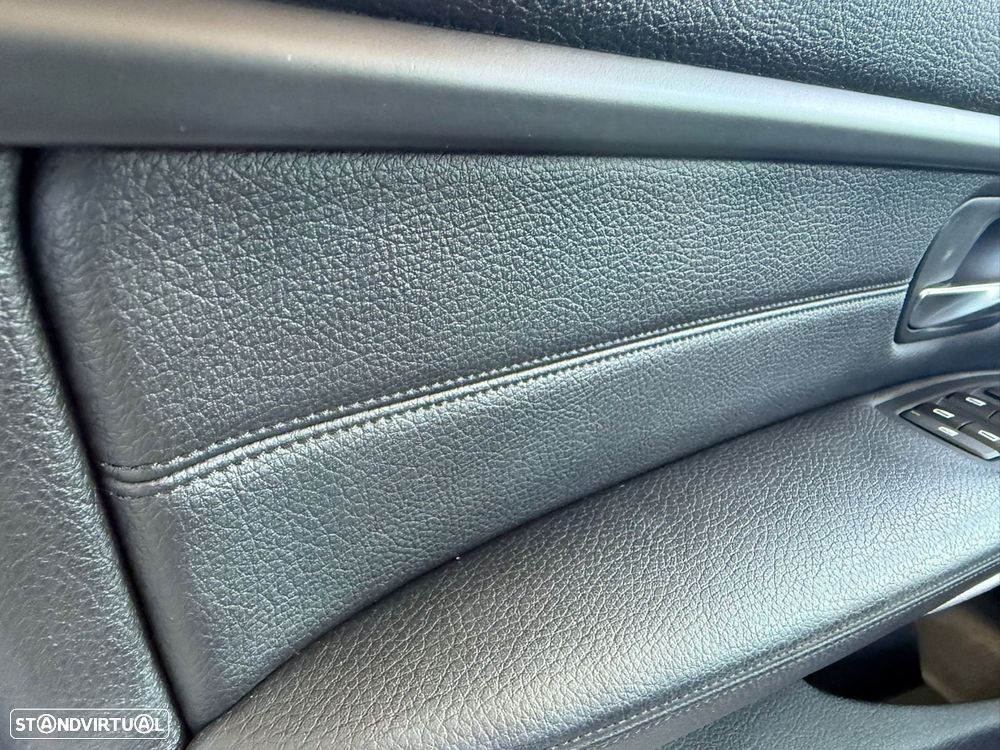 BMW 335 d Touring xDrive Pack M - 26