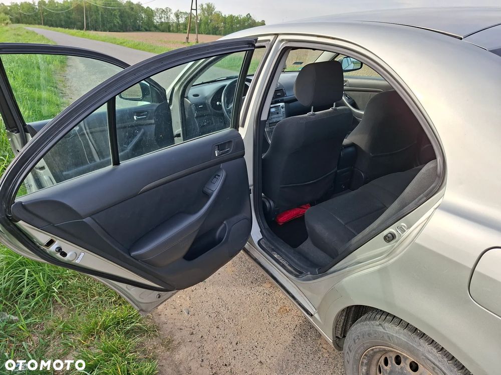 Toyota Avensis 1.8 VVT-i Luna - 30