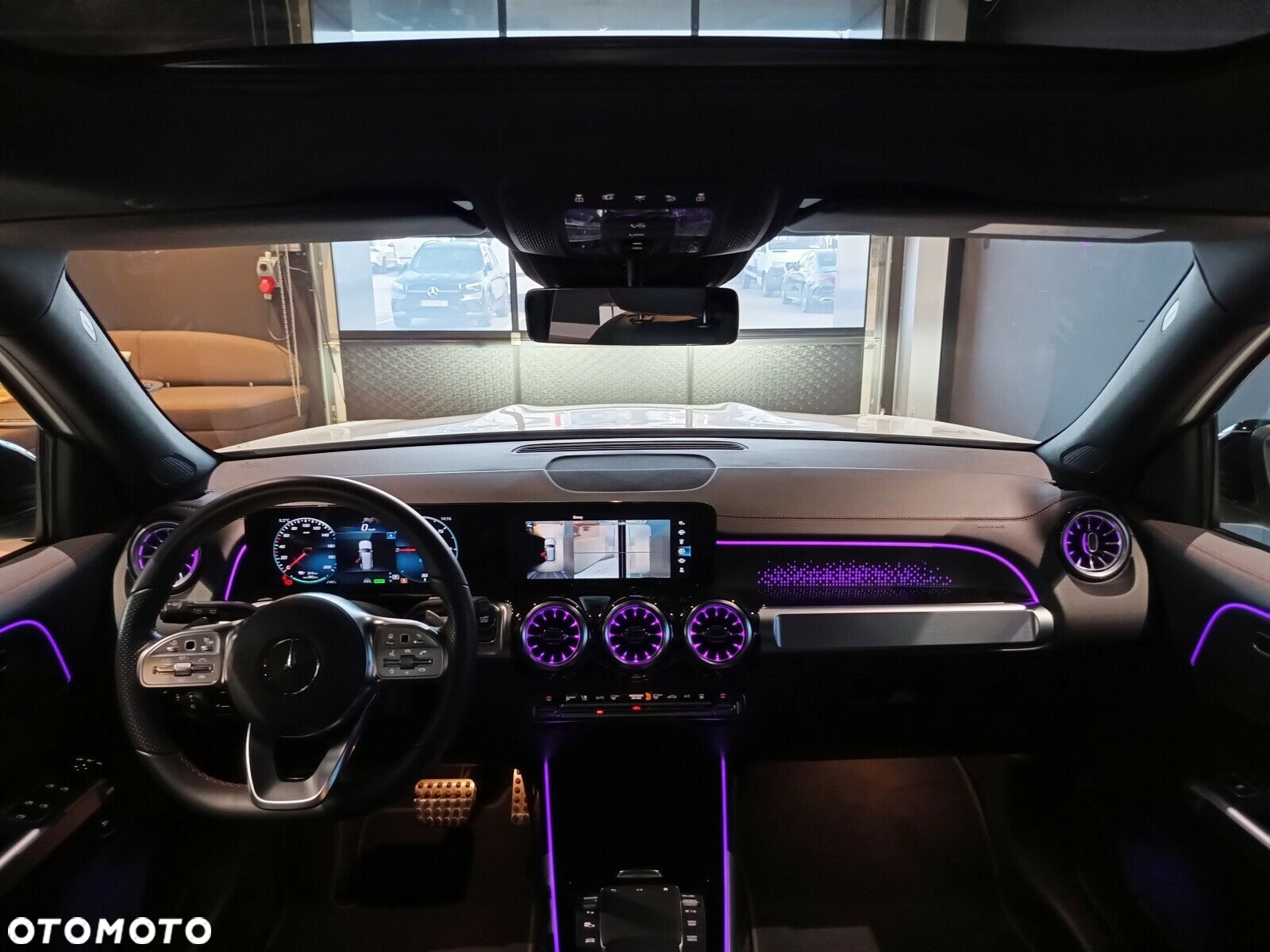 Mercedes-Benz EQB - 12