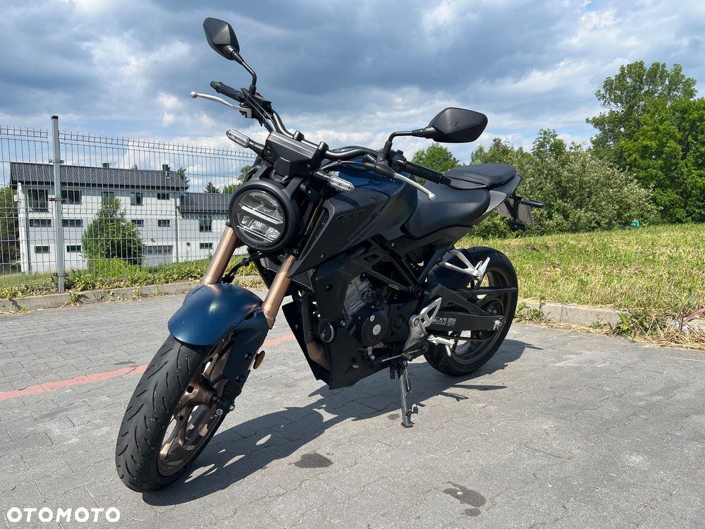Honda CB - 1