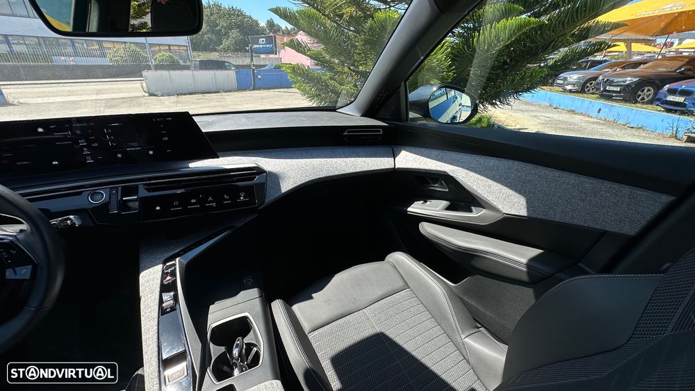 Peugeot E-3008 73 kWh Allure - 29