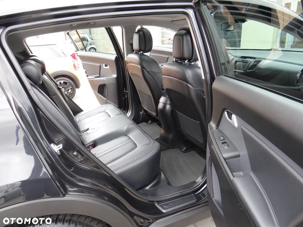 Kia Sportage 2.0 CRDI 4WD Automatik Dream-Team Edition - 37