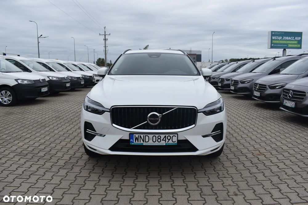 Volvo XC 60 B4 B Momentum Pro - 4
