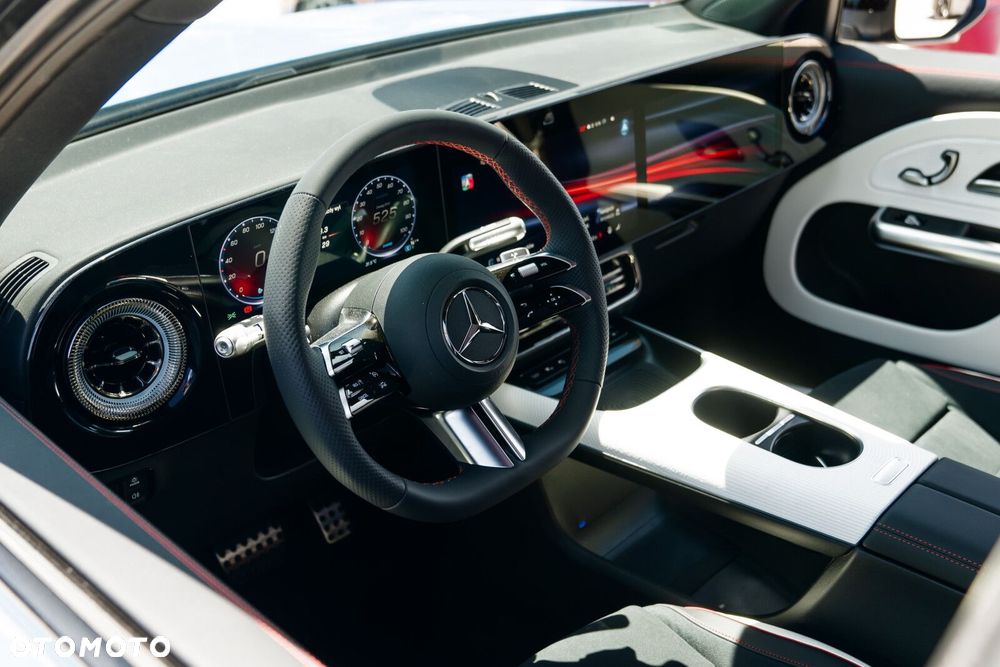 Mercedes-Benz GLB - 14