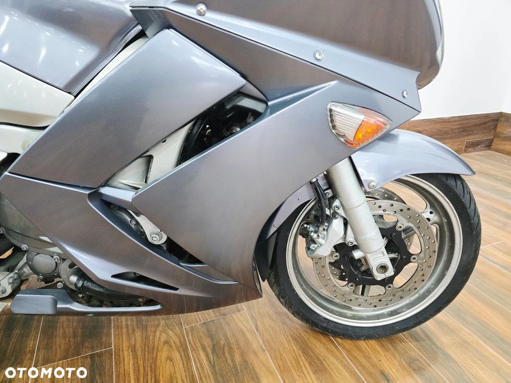 Yamaha FJR - 21