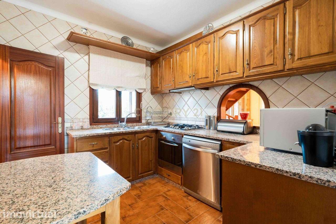 Vende-se Moradia T4 na Póvoa da Abraveia – Vila Nova de Poiares - Grande imagem: 3/36