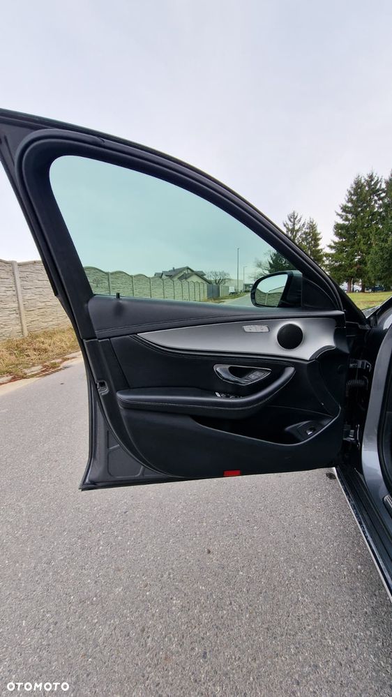 Mercedes-Benz Klasa E 200 d 9G-TRONIC - 13