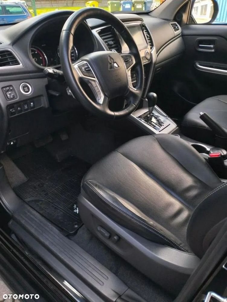 Mitsubishi L200 2.2 d DC Instyle Plus - 9