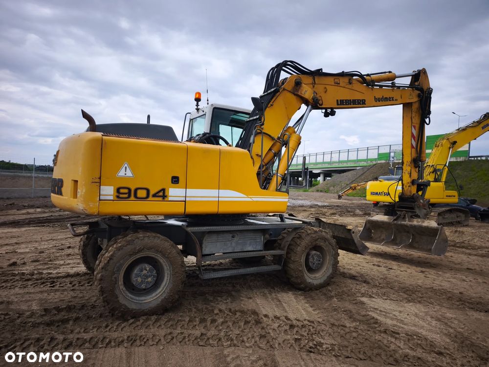 Liebherr A904C - 3