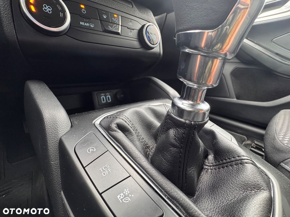 Ford Focus 1.0 EcoBoost Connected - 30